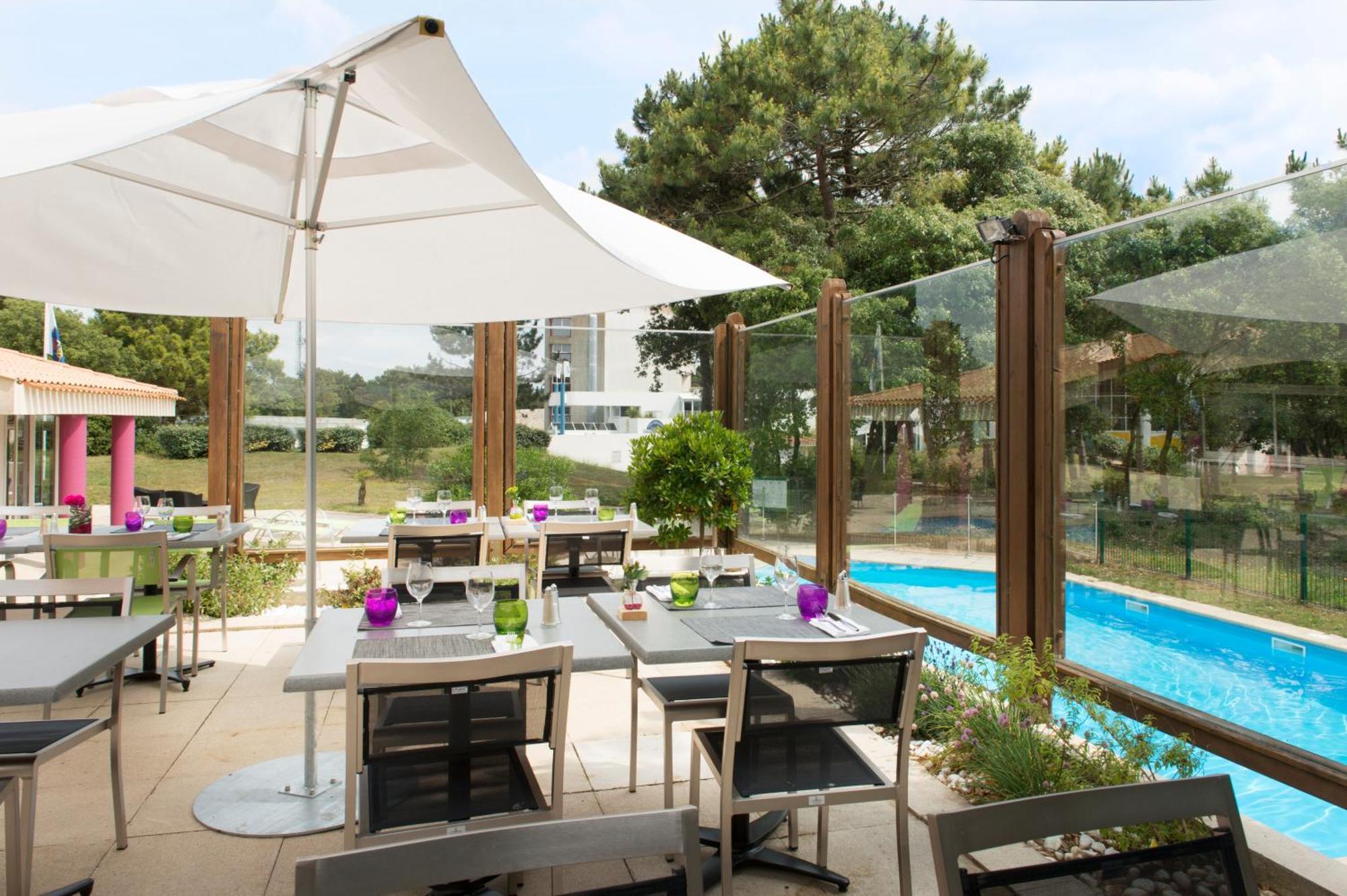 Hotel Valdys Thalasso & Spa - Les Pins Сен-Жан-де-Мон Екстер'єр фото